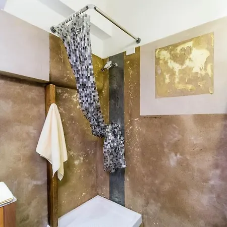Lovingenoa Ducale Cast Iron Apartment Genoa