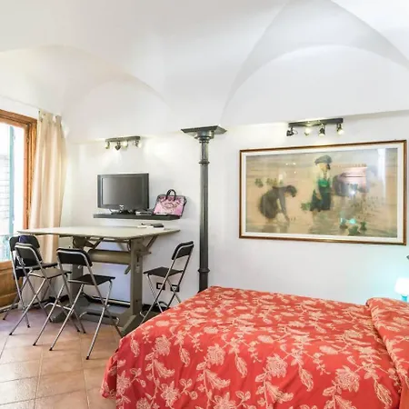 Lovingenoa Ducale Cast Iron Apartment *