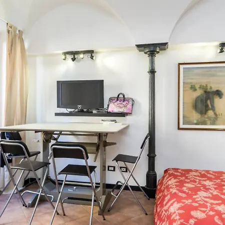 Lovingenoa Ducale Cast Iron Apartment Genoa