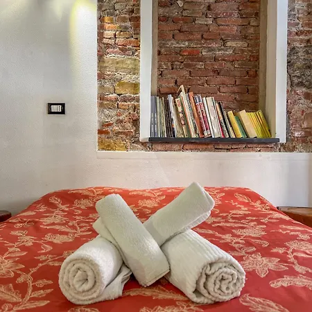 Lovingenoa Ducale Cast Iron Apartment Genoa